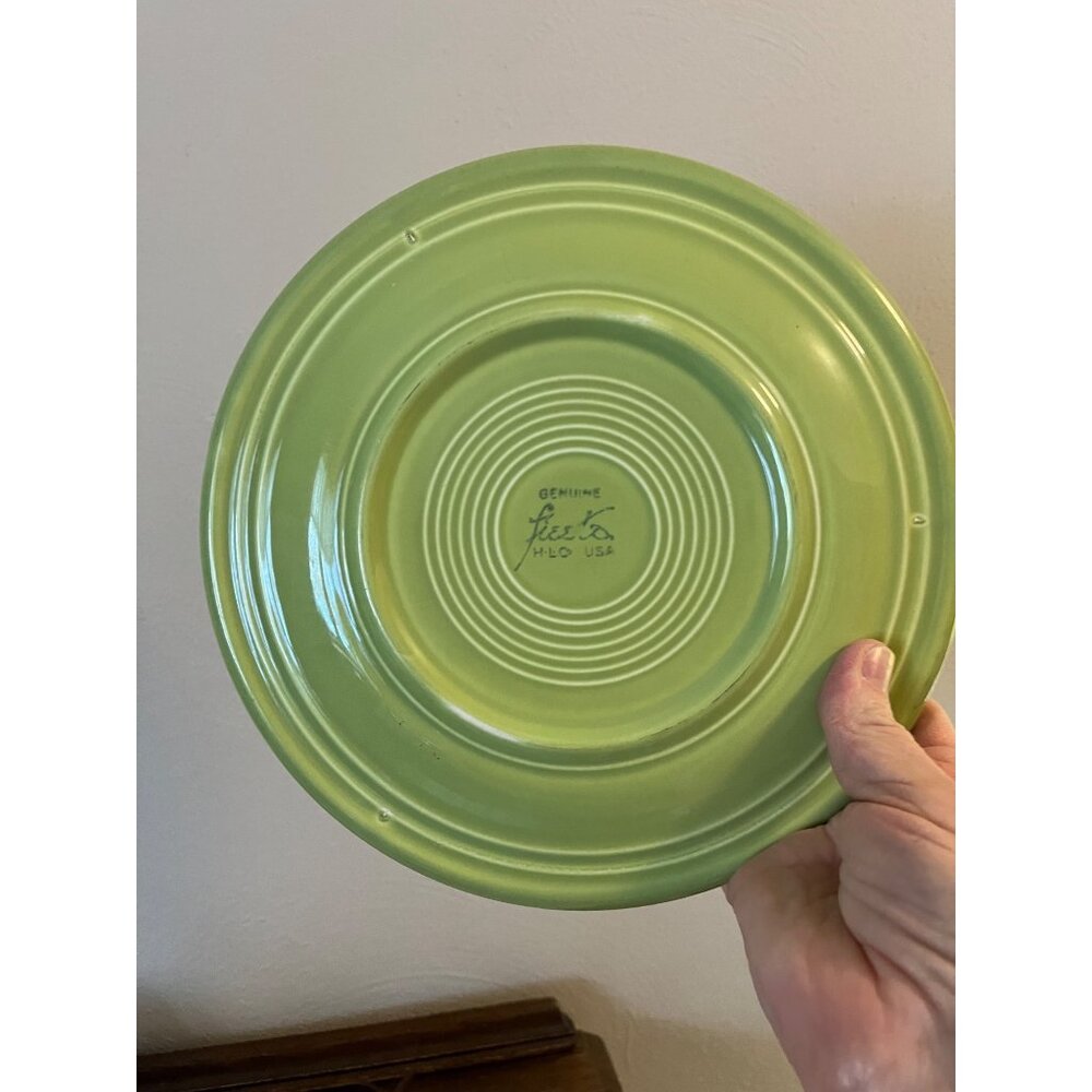 Fiesta-ware Chartreuse Dinner Plate, some wear in center - Picture 3 of 3